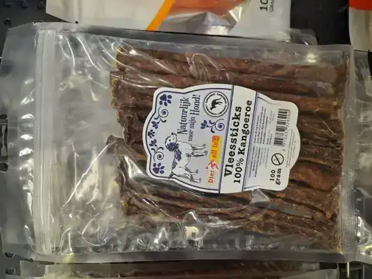 DIER ALL IN VLEESSTICKS KANGOEROE 100 GRAM