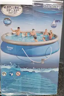 CADEAUSHOP MEGA ZWEMBAD MET POMP 5000 PUNTEN