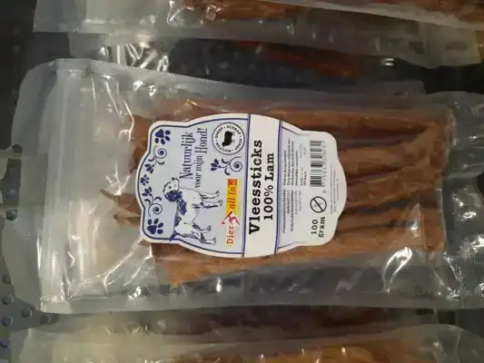 DIER ALL IN VLEESSTICKS LAM 100 GRAM
