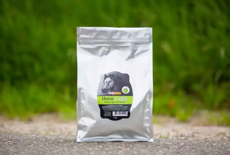 DIER ALL IN HORSE TRUFFELS APPEL 1KG